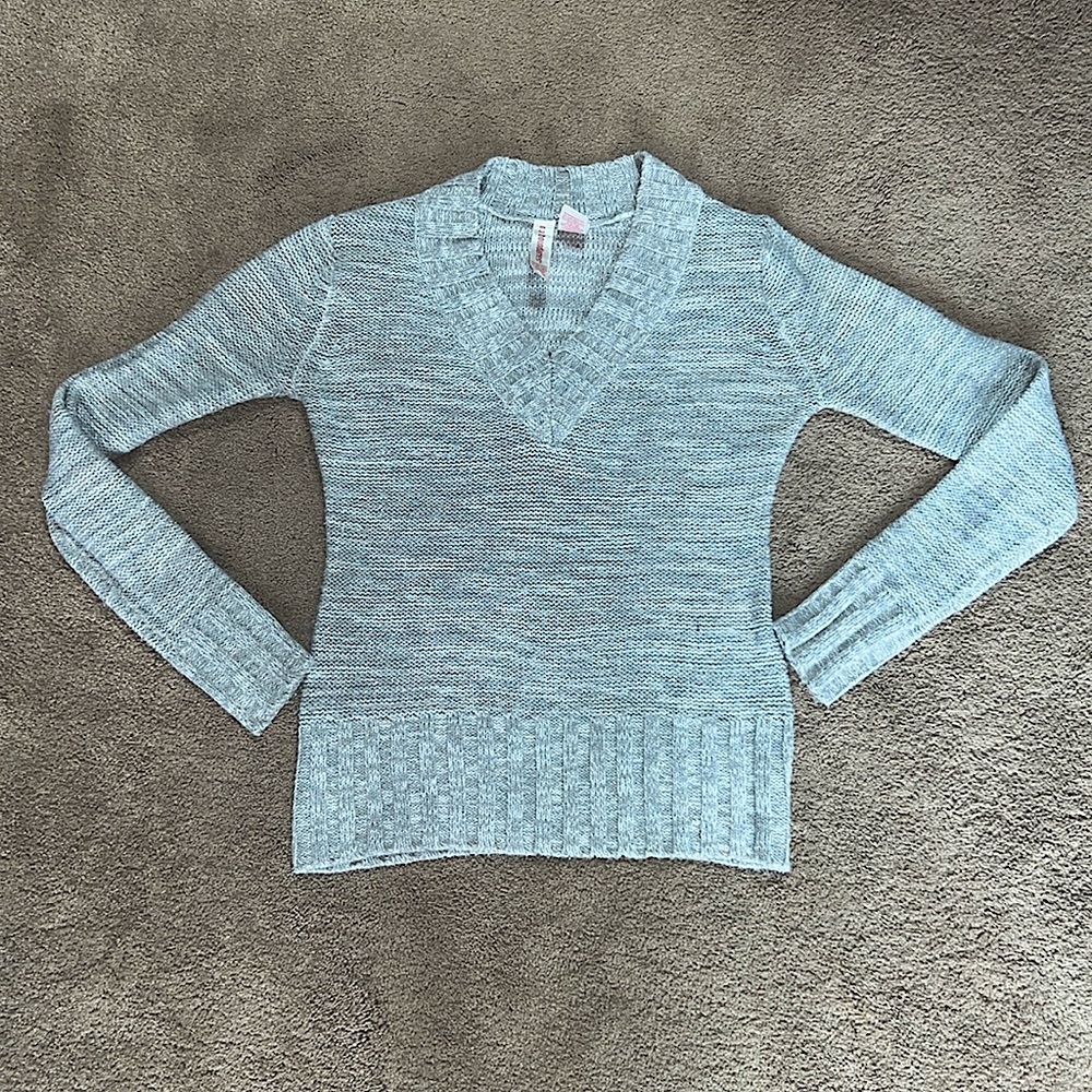 No Boundaries gray/silver sparkle sweater size medium 7-9